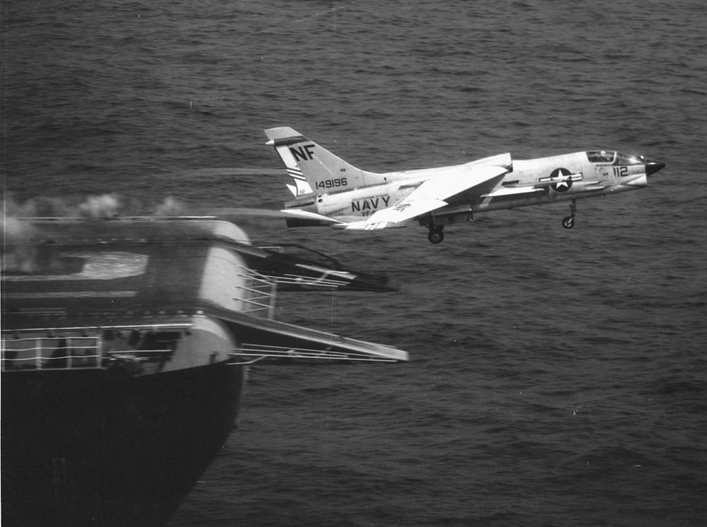 1024px-F-8J_of_VF-51_is_launched_from_USS_Bon_Homme_Richard_(CVA-31)_in_1970